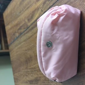 Lululemon make up pouch